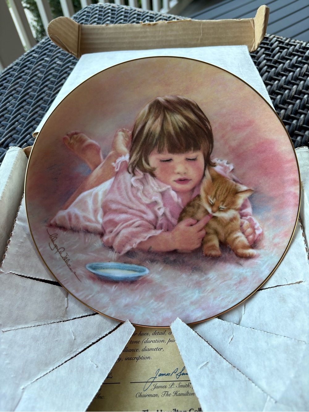 Vintage-Inspired Decorative Art Plate in Soft Pink Featuring Girl with Kitten